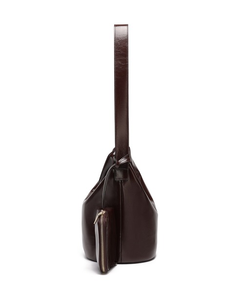 Ungrid（アングリッド）の「【Ungrid/アングリッド】　ポーチチャーム付　バックルベルトバケットバッグ／500mlペットボトル収納可能（ショルダーバッグ・レディース・ブラック/アイボリー/ブラウン・FREE）」の4枚目の写真