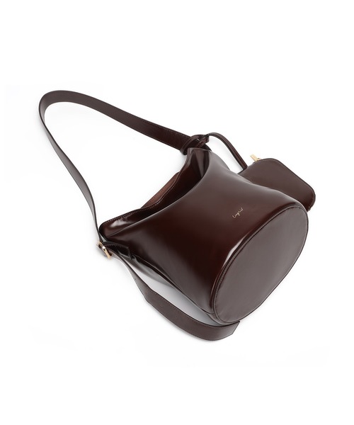 Ungrid（アングリッド）の「【Ungrid/アングリッド】　ポーチチャーム付　バックルベルトバケットバッグ／500mlペットボトル収納可能（ショルダーバッグ・レディース・ブラック/アイボリー/ブラウン・FREE）」の9枚目の写真