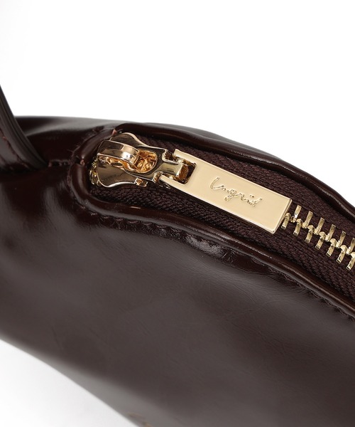 Ungrid（アングリッド）の「【Ungrid/アングリッド】　ポーチチャーム付　バックルベルトバケットバッグ／500mlペットボトル収納可能（ショルダーバッグ・レディース・ブラック/アイボリー/ブラウン・FREE）」の13枚目の写真