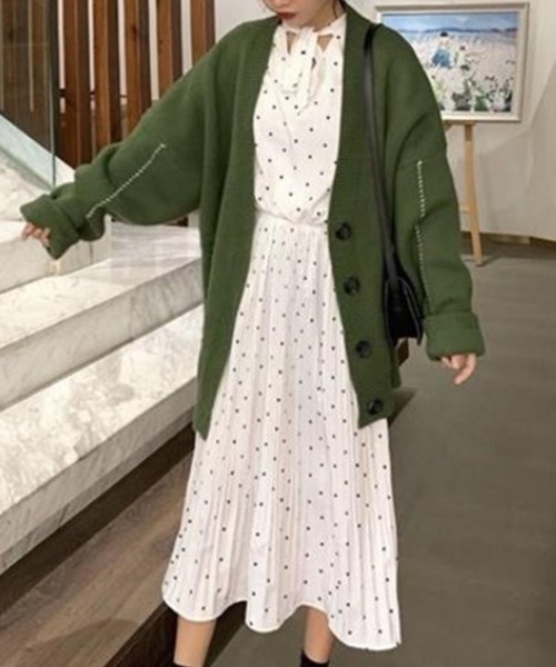 maison de LATIR(メゾンドラティール)の「「肩の力を抜いた、大人のリラックススタイル。」ステッチオーバーサイズニットデザインカーディガン(カーディガン/ボレロ・レディース・ブラック/グレー/オレンジ/ホワイト/カーキ・FREE)」の7枚目の写真