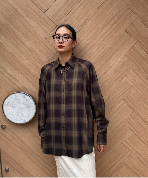 Ameri(アメリ)の「OMBRE CHECK VARIATION SHIRT(シャツ/ブラウス・レディース・グレー/ブラウン・FREE)」の7枚目の写真