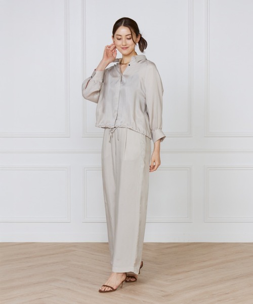 INED（イネド）の「キュプラフィブリル ストレートパンツ【セットアップ対応】（その他パンツ・レディース・カーキ/スミクロ/グレイッシュベージュ・11号/9号/7号）」の21枚目の写真