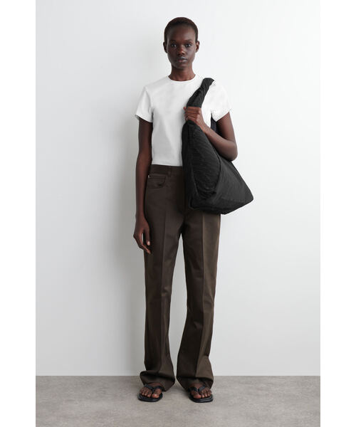 彫刻的なショルダーバッグ - PLISSE（トートバッグ）｜COS（コス）の