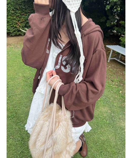 WC（ダブル シー）の「《大HIT中★新色追加》パッチワークロゴパーカー（パーカー・レディース・グレー/ブラウン/サックスブルー/ピンク・FREE）」の12枚目の写真