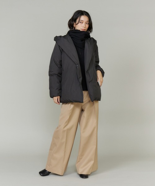 INED(イネド)の「ショールカラーフードダウンコート「ショート丈」(ダウンジャケット/コート・レディース・ブラック/アイボリー/ベージュ・11号/9号/7号)」の7枚目の写真