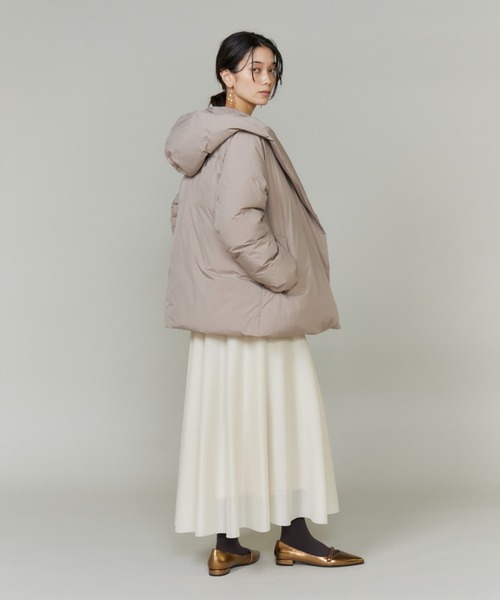 INED(イネド)の「ショールカラーフードダウンコート「ショート丈」(ダウンジャケット/コート・レディース・ブラック/アイボリー/ベージュ・11号/9号/7号)」の12枚目の写真