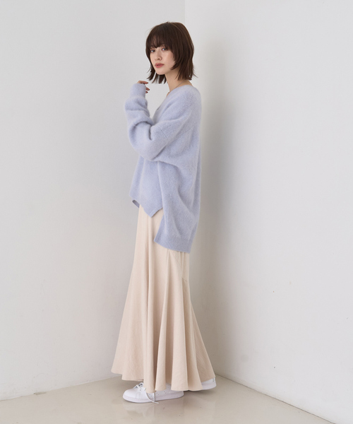 Rouge vif（ルージュヴィフ）の「フォックスウールVネックスリットニットプルオーバー（ニット/セーター・レディース・ネイビー/ベージュ/アイボリー/サックスブルー・フリー）」の20枚目の写真