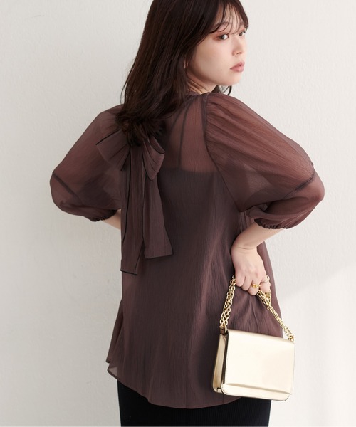 natural couture(ナチュラルクチュール)の「【WEB限定】〈osono〉配色シアーボウタイブラウス(シャツ/ブラウス・レディース・ブラウン/オフホワイト/ブラック/サックスブルー・FREE)」の3枚目の写真