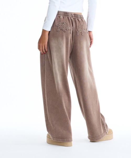 ROXY（ロキシー）の「【ZOZO限定アイテム】ROXY HEART PANTS/ロキシースウェットパンツ(SETUP・セットアップ対応可能・空港コーデ)（スウェットパンツ・レディース・ピンク/ブラウン/ブラック・FREE）」の14枚目の写真
