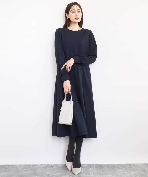 MK MICHEL KLEIN（エムケーミッシェルクラン）の「ツイルジャージーワンピース/洗える（ワンピース・レディース・グレイッシュブルー/ネイビー・38）」の21枚目の写真