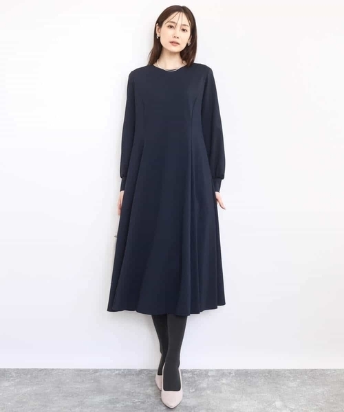 MK MICHEL KLEIN（エムケーミッシェルクラン）の「ツイルジャージーワンピース/洗える（ワンピース・レディース・グレイッシュブルー/ネイビー・38）」の19枚目の写真