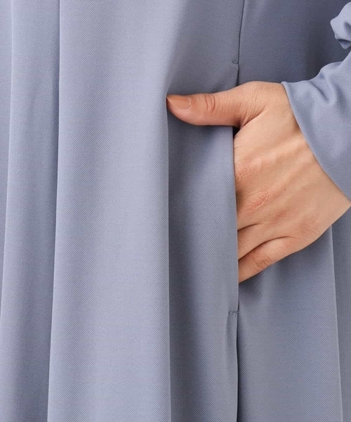 MK MICHEL KLEIN（エムケーミッシェルクラン）の「ツイルジャージーワンピース/洗える（ワンピース・レディース・グレイッシュブルー/ネイビー・38）」の6枚目の写真