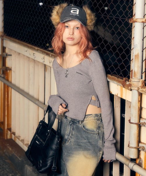 ACLENT（アクレント）の「サイドベルトリブニットトップス（ニット/セーター・レディース・グレー/ブラック/ホワイト・FREE）」の5枚目の写真