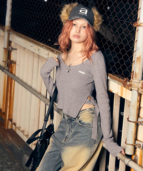 ACLENT（アクレント）の「サイドベルトリブニットトップス（ニット/セーター・レディース・グレー/ブラック/ホワイト・FREE）」の6枚目の写真