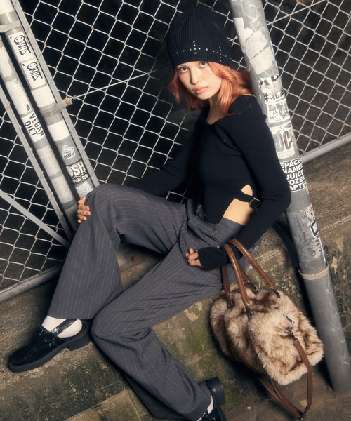 ACLENT（アクレント）の「サイドベルトリブニットトップス（ニット/セーター・レディース・グレー/ブラック/ホワイト・FREE）」の13枚目の写真