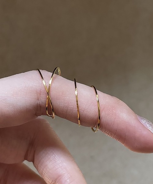 emonique(エモニーク)の「金属アレルギー対応 0.5mm 極細 華奢リング サージカルステンレス ニッケルフリー K18GP ユニセックス(リング・レディース・ゴールド/シルバー・9号/21号/18号/16号/14号/11号)」の5枚目の写真
