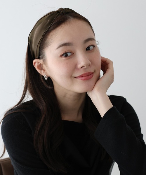 BLUEEAST（ブルーイースト）の「オーガンジーサテンカチューシャ（カチューシャ・レディース・ブラウン/ブラック/ブラック系/ブラウン系・FREE）」の6枚目の写真