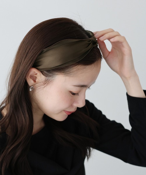 BLUEEAST（ブルーイースト）の「オーガンジーサテンカチューシャ（カチューシャ・レディース・ブラウン/ブラック/ブラック系/ブラウン系・FREE）」の7枚目の写真