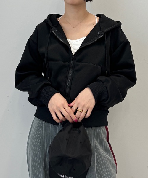SEN TOKYO(セントーキョー)の「ボリュームクロップドジップアップパーカー(パーカー・レディース・ネイビー/ダークグレー/ライトグレー/ブラック・MEDIUM)」の9枚目の写真