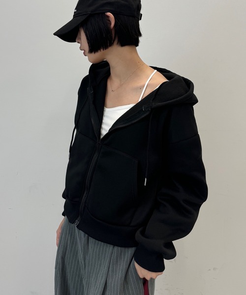SEN TOKYO(セントーキョー)の「ボリュームクロップドジップアップパーカー(パーカー・レディース・ネイビー/ダークグレー/ライトグレー/ブラック・MEDIUM)」の15枚目の写真