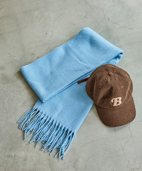 LAKOLE（ラコレ）の「カラバリ無地マフラー / 574738（マフラー・レディース・チャコール/イエロー/ライトグレー/グリーン/レッド/ブラック/オフホワイト/ブルー・FREE）」の7枚目の写真