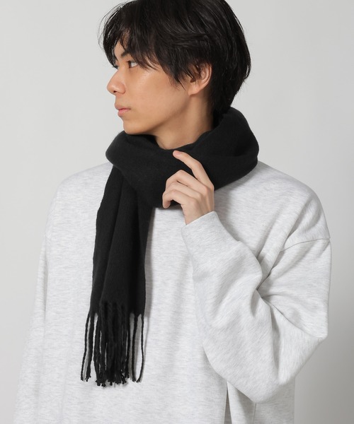 LAKOLE（ラコレ）の「カラバリ無地マフラー / 574738（マフラー・レディース・チャコール/イエロー/ライトグレー/グリーン/レッド/ブラック/オフホワイト/ブルー・FREE）」の3枚目の写真