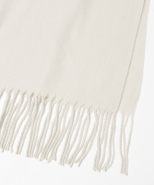 LAKOLE（ラコレ）の「カラバリ無地マフラー / 574738（マフラー・レディース・チャコール/イエロー/ライトグレー/グリーン/レッド/ブラック/オフホワイト/ブルー・FREE）」の13枚目の写真