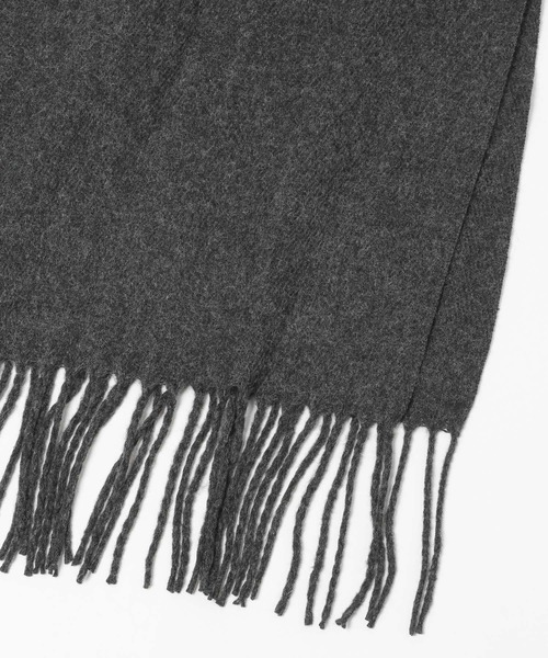 LAKOLE（ラコレ）の「カラバリ無地マフラー / 574738（マフラー・レディース・チャコール/イエロー/ライトグレー/グリーン/レッド/ブラック/オフホワイト/ブルー・FREE）」の16枚目の写真