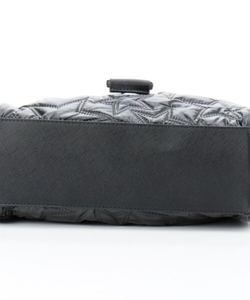 CACHELLIE（カシェリエ）の「QUILTING ★ 2WAY TOTE（ショルダーバッグ・レディース・ブラック/シルバー・FREE）」の6枚目の写真