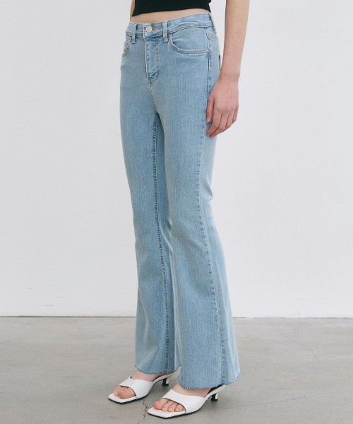 NICK&NICOLE(ニックアンドニコール)の「SLIM BOOTS CUT DENIM JEANS_LIGHT BLUE(デニムパンツ・レディース・その他・MEDIUM/LARGE/SMALL)」の3枚目の写真