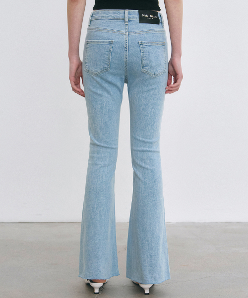 NICK&NICOLE(ニックアンドニコール)の「SLIM BOOTS CUT DENIM JEANS_LIGHT BLUE(デニムパンツ・レディース・その他・MEDIUM/LARGE/SMALL)」の4枚目の写真