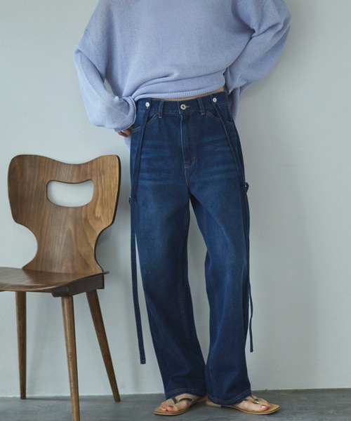Doux archives（ドゥアルシーヴ）の「サスペンダー付きストレートデニムパンツ（デニムパンツ・レディース・ブルー/ネイビー・SMALL/MEDIUM）」の2枚目の写真