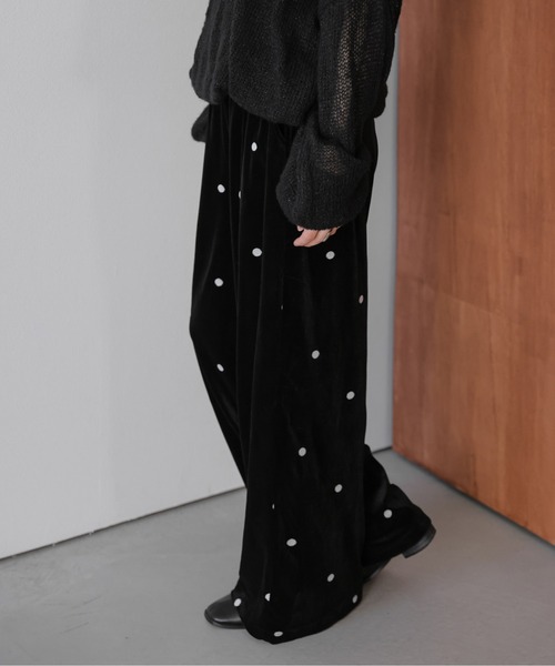 AMELY(エミリー)の「ドットデザインベロアワイドパンツ(その他パンツ・レディース・ネイビー/ブラック・フリー)」の12枚目の写真