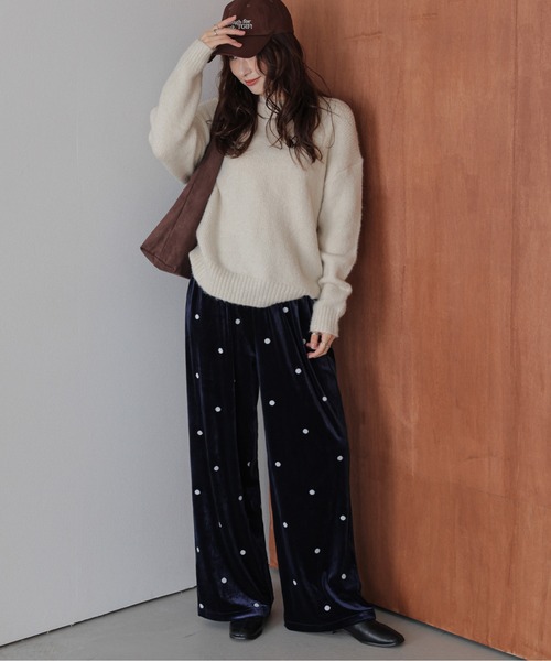 AMELY(エミリー)の「ドットデザインベロアワイドパンツ(その他パンツ・レディース・ネイビー/ブラック・フリー)」の14枚目の写真