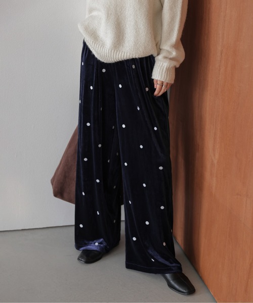 AMELY(エミリー)の「ドットデザインベロアワイドパンツ(その他パンツ・レディース・ネイビー/ブラック・フリー)」の18枚目の写真