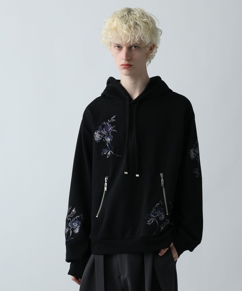 HARE（ハレ）の「シシュウモチーフポンチパーカー(HARE)（パーカー・メンズ・ホワイト/ブルー/ブラック・FREE）」の2枚目の写真