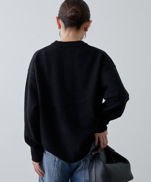 Lui's（ルイス）の「ウォッシャブルウールフロントボタンニット