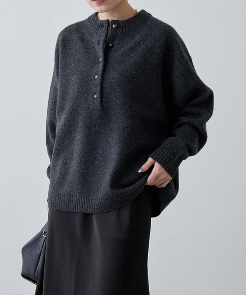 Lui's（ルイス）の「ウォッシャブルウールフロントボタンニット（ニット/セーター・レディース・チャコールグレー/ブラック/ピンク・FREE）」の8枚目の写真