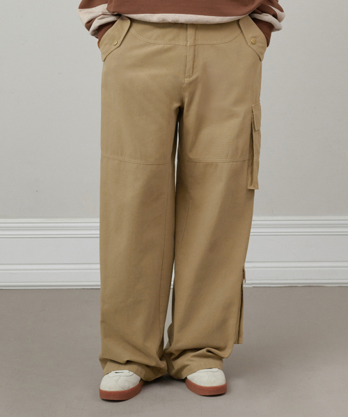 GLW(ジーエルダブリュ)の「ダブルポケットカーゴパンツベージュ(その他パンツ・レディース・その他・MEDIUM/LARGE/SMALL)」の2枚目の写真