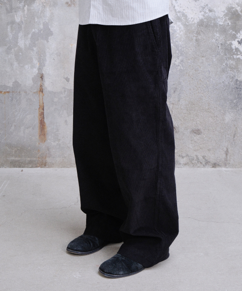 DIVEIN(ダイブイン)の「UNIFORM CORDUROY CHINO PANTS (BLACK)(その他パンツ・メンズ・その他・0/1/2)」の1枚目の写真