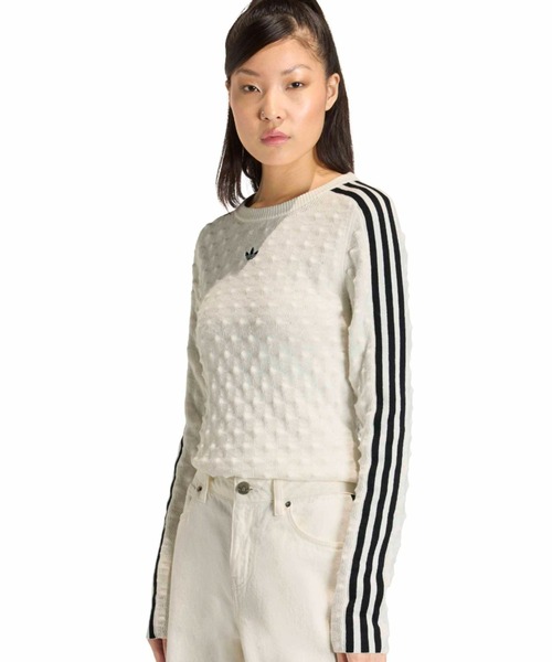 adidas（アディダス）の「adidas SLIM SOLID SPIKE KNIT SWEATSHIRT / アディダス スリム ソリッド スパイク ニット スウェットシャツ（ニット/セーター・レディース・ホワイト・S/M/L）」の2枚目の写真