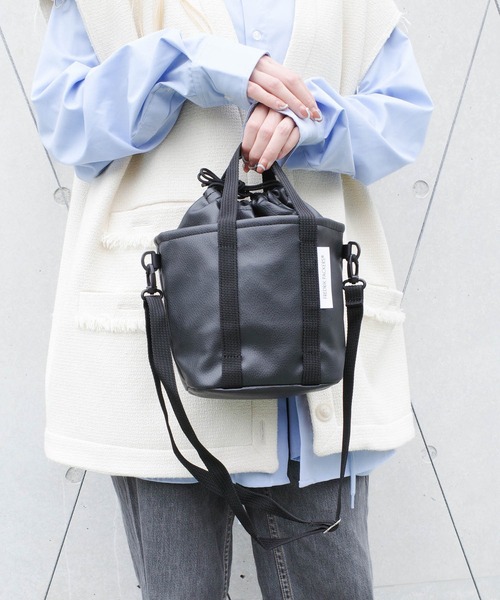 FREDRIK PACKERS(フレドリックパッカーズ)の「【FREDRIK PACKERS】DRAWSTRING MINI TOTE ECO LEATHER ドローストリング ミニ トート エコ レザー(トートバッグ・レディース・ブラック・FREE)」の15枚目の写真