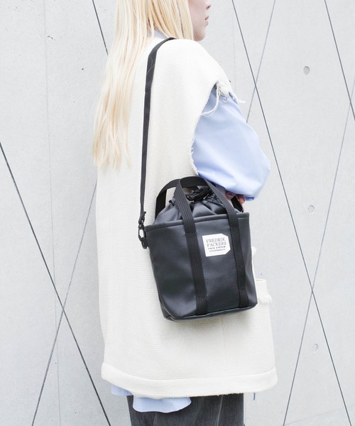 FREDRIK PACKERS(フレドリックパッカーズ)の「【FREDRIK PACKERS】DRAWSTRING MINI TOTE ECO LEATHER ドローストリング ミニ トート エコ レザー(トートバッグ・レディース・ブラック・FREE)」の16枚目の写真