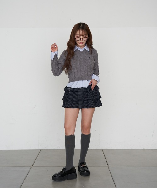 RAY CASSIN（レイカズン）の「シャツ襟ケーブルニット（ニット/セーター・レディース・グレー/ブラウン/ベージュ/ネイビー・FREE）」の7枚目の写真