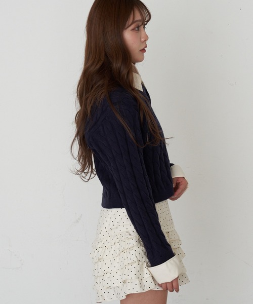 RAY CASSIN（レイカズン）の「シャツ襟ケーブルニット（ニット/セーター・レディース・グレー/ブラウン/ベージュ/ネイビー・FREE）」の13枚目の写真