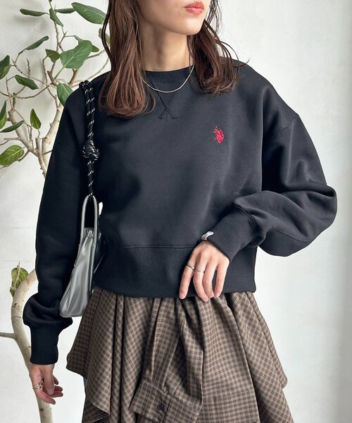 U.S. POLO ASSN.(ユーエスポロアッスン)の「クロップド裏起毛プルオーバー(スウェット・レディース・レッド/グリーン/ブラック/グレー系その他/グレー・FREE)」の1枚目の写真