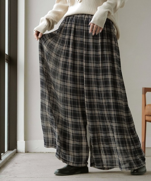 HUG.U(ハグユー)の「「まさかの裏起毛」 こっそり暖か シフォンワイドパンツ(その他パンツ・レディース・ブラック/ネイビー/イエロー/ブラウン・レギュラー丈/トール丈)」の8枚目の写真