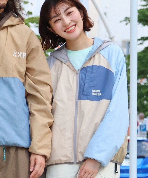 KRIFF MAYER Lady's Collection（クリフメイヤーレディースコレクション）の「【リバーシブル・2WAY】ひっくりライトジャケット（マウンテンパーカー・レディース・ベージュ/チャコール/ライトブルー/ナチュラル・LARGE/MEDIUM）」の4枚目の写真