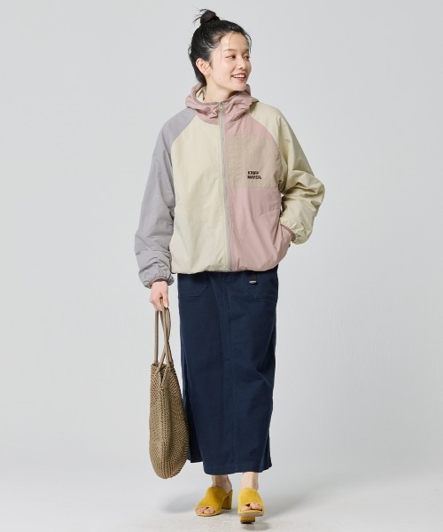 KRIFF MAYER Lady's Collection（クリフメイヤーレディースコレクション）の「【リバーシブル・2WAY】ひっくりライトジャケット（マウンテンパーカー・レディース・ベージュ/チャコール/ライトブルー/ナチュラル・LARGE/MEDIUM）」の9枚目の写真