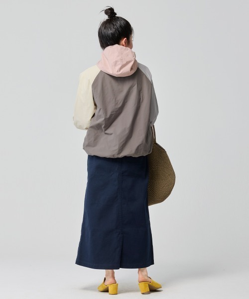 KRIFF MAYER Lady's Collection（クリフメイヤーレディースコレクション）の「【リバーシブル・2WAY】ひっくりライトジャケット（マウンテンパーカー・レディース・ベージュ/チャコール/ライトブルー/ナチュラル・LARGE/MEDIUM）」の11枚目の写真